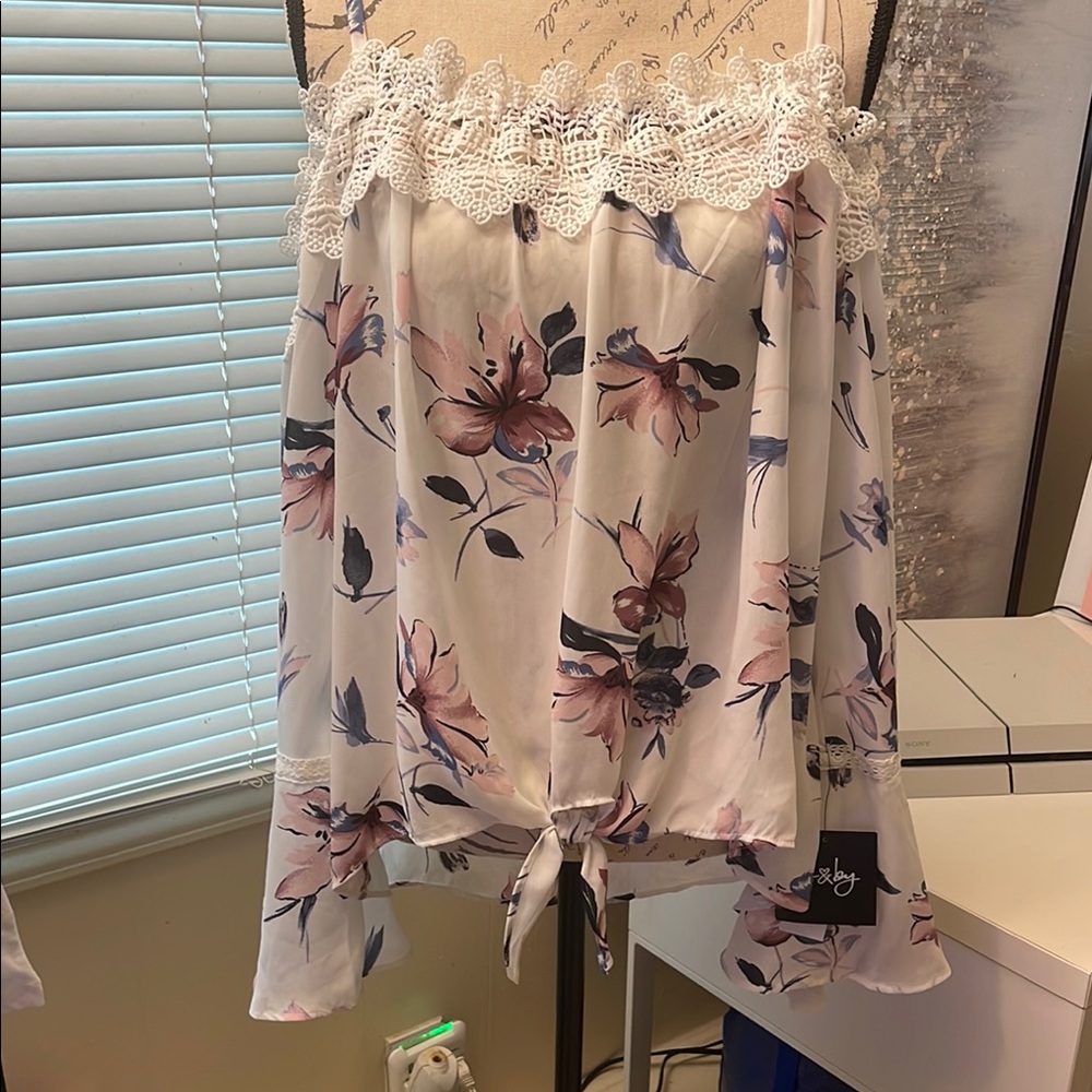 Floral Lace Trim Women's Top